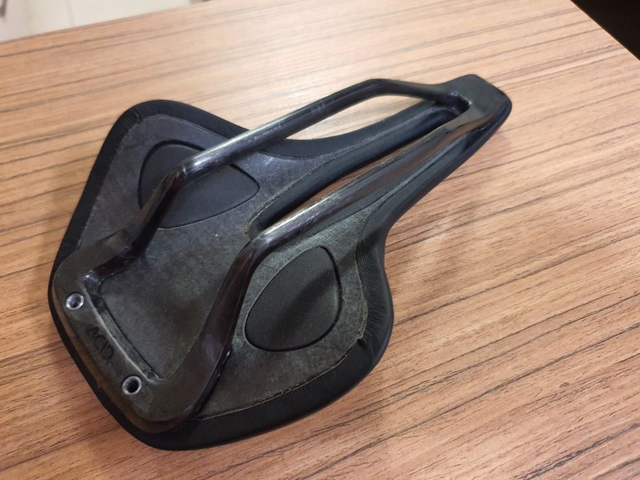 Vând șa carbon - ACID 2024 nouă