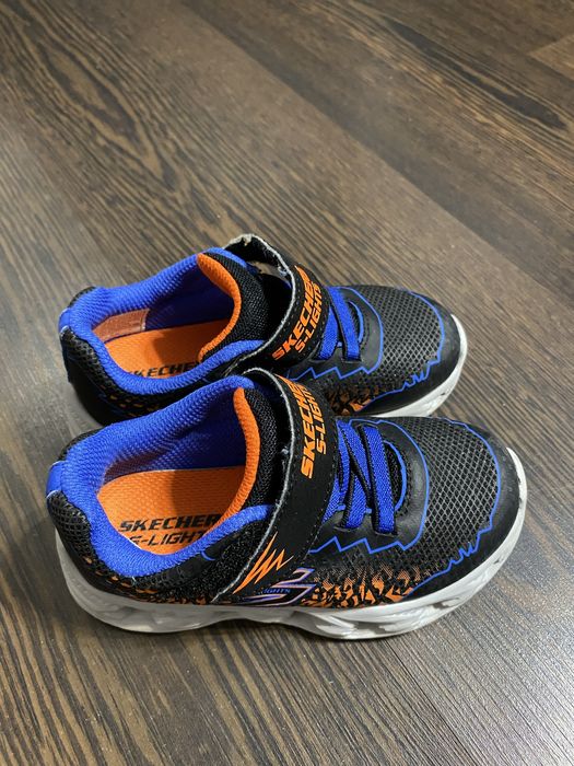 Adidasi skechers nr25