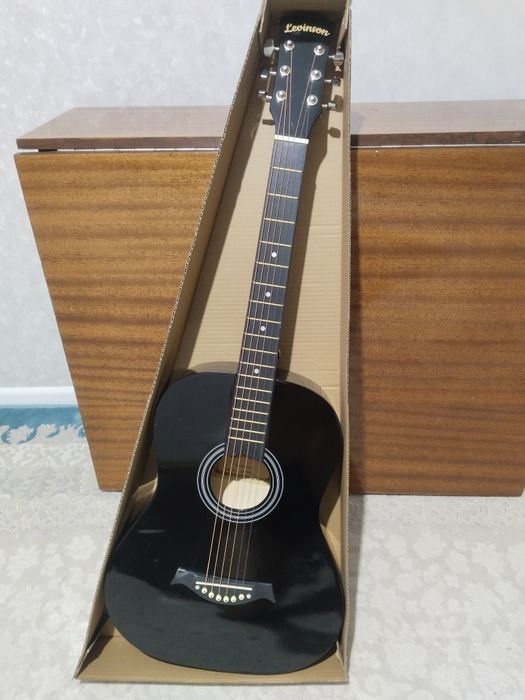 ПрПродам Гитару Levinson