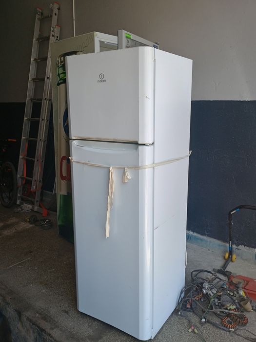 Frigider cu congelator indesit