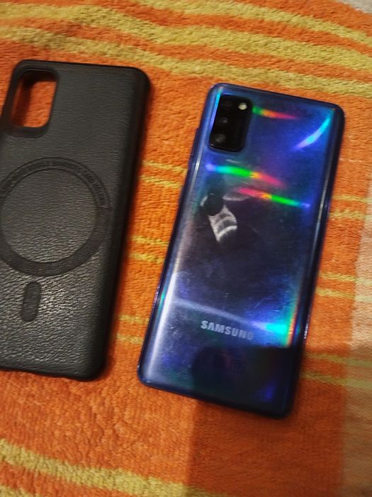 Телефон. Самсунг А41.. 64+4.