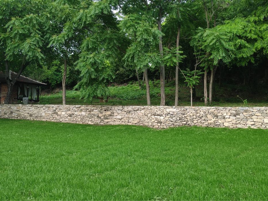 Продавам къща за гости