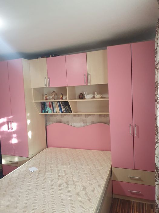 Mobila dormitor copii roz (Pat, două dulapuri, corpuri suspendate și etajere) Mobila copii ieftina, mobila de fata mobila second hand mobila fetita