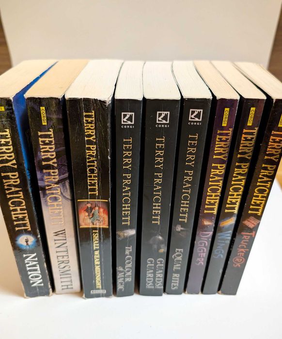 Книги на Тери Пратчет /Terry Pratchett/ на английски