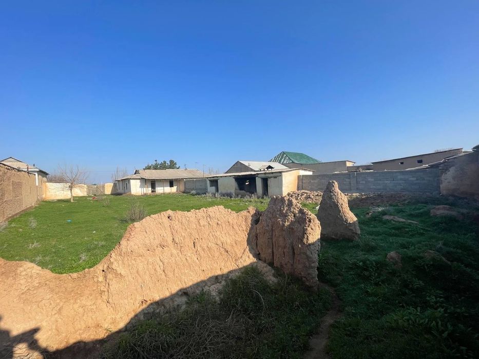 Xujjatli hovli va uy sotiladi