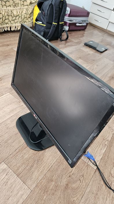 Монитор LG продаётся