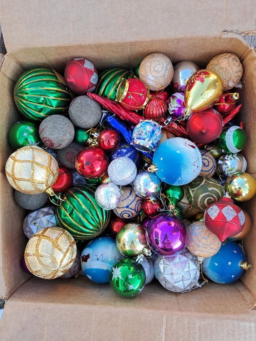 Игрушки  новогодныее