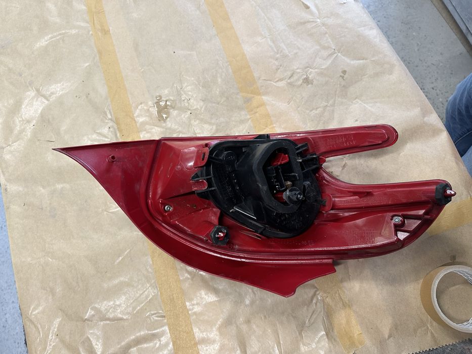 Peugeot десен стоп 2010