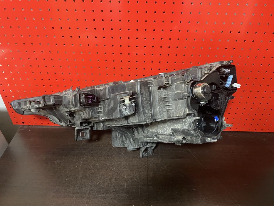 Far dreapta Audi Q8 full led matrix