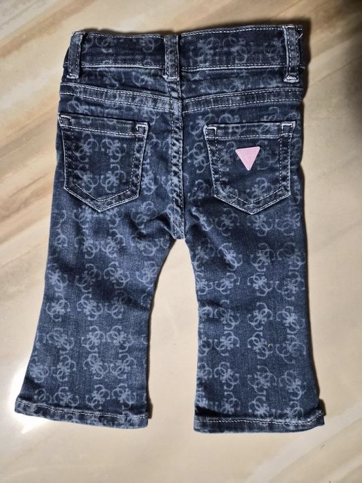 Дрешки за момиче 0-3 ; 0-6 месеца Guess