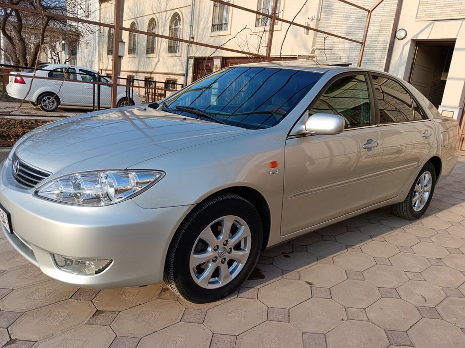 Toyota Camry 2005 год