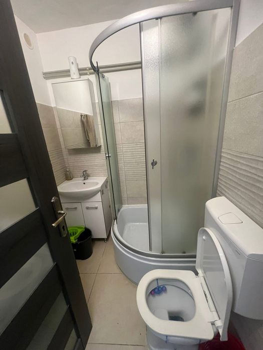 Închiriez garsonieră umt