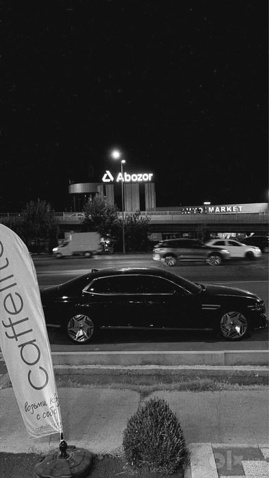 Genesis g90  srochna sotiladi