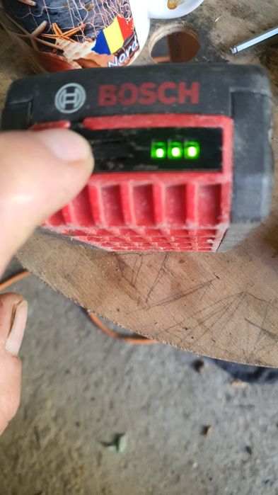 Vând pene găină ..