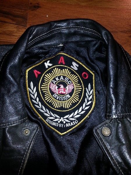 Продавам бутиково Яке Уникат ""аkaso By Division""