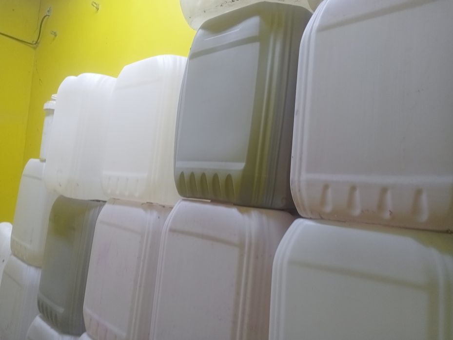 Продам канистры чистые