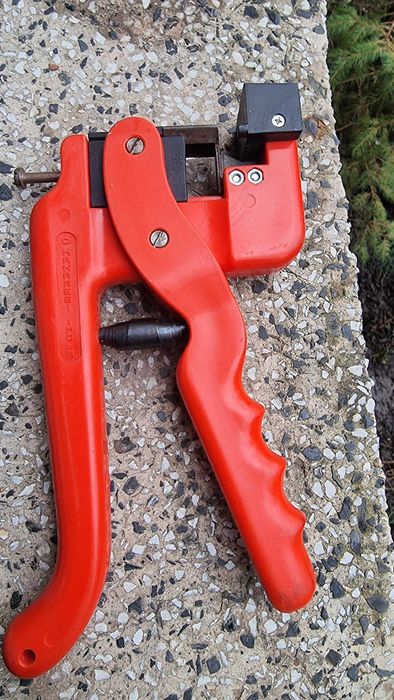 Продавам италианска ножица за присаждане(ашладисване) C.Manaresi Imola.