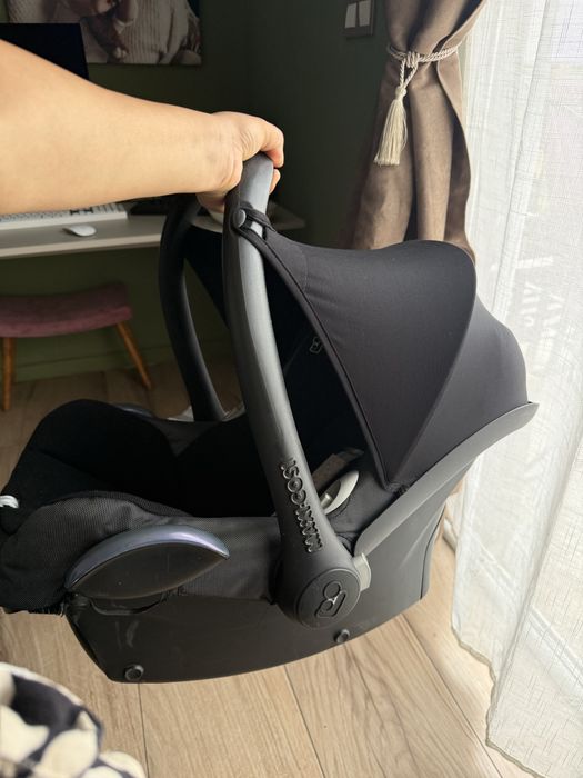 Scoică auto Maxi-Cosi + bază ISOFIX – stare bună