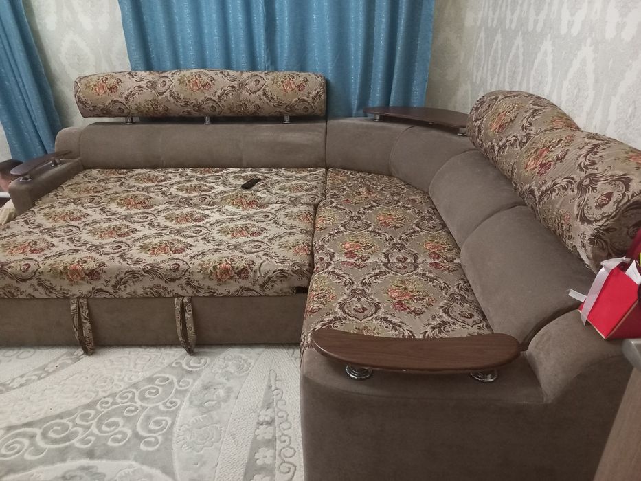 Диван для гостиной