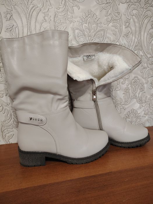 Женская обувь в отличном состоянии