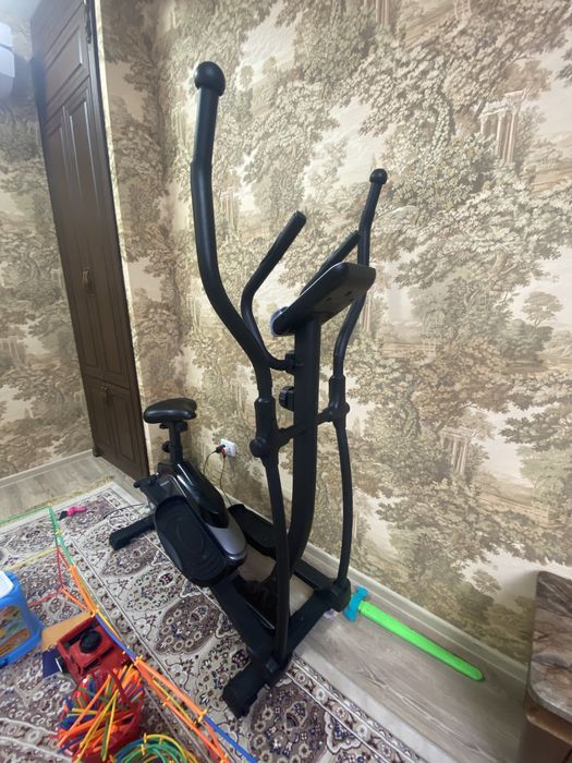 Эллиптическое тренажор. Американский