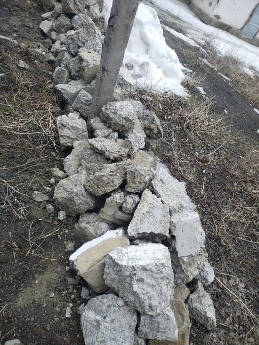 Продам бетонные камни.