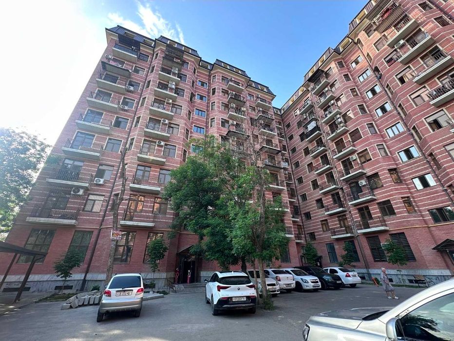 продаю квартиру  safia 2 комнаты  кирпич 45м2 лисунова*