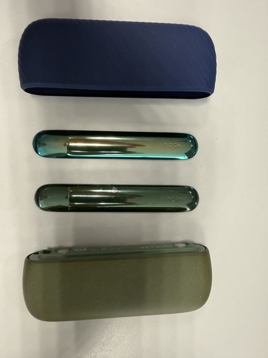 IQOS ILUMA verde cu husa