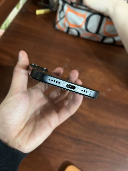 Айфон 15 128 гб.