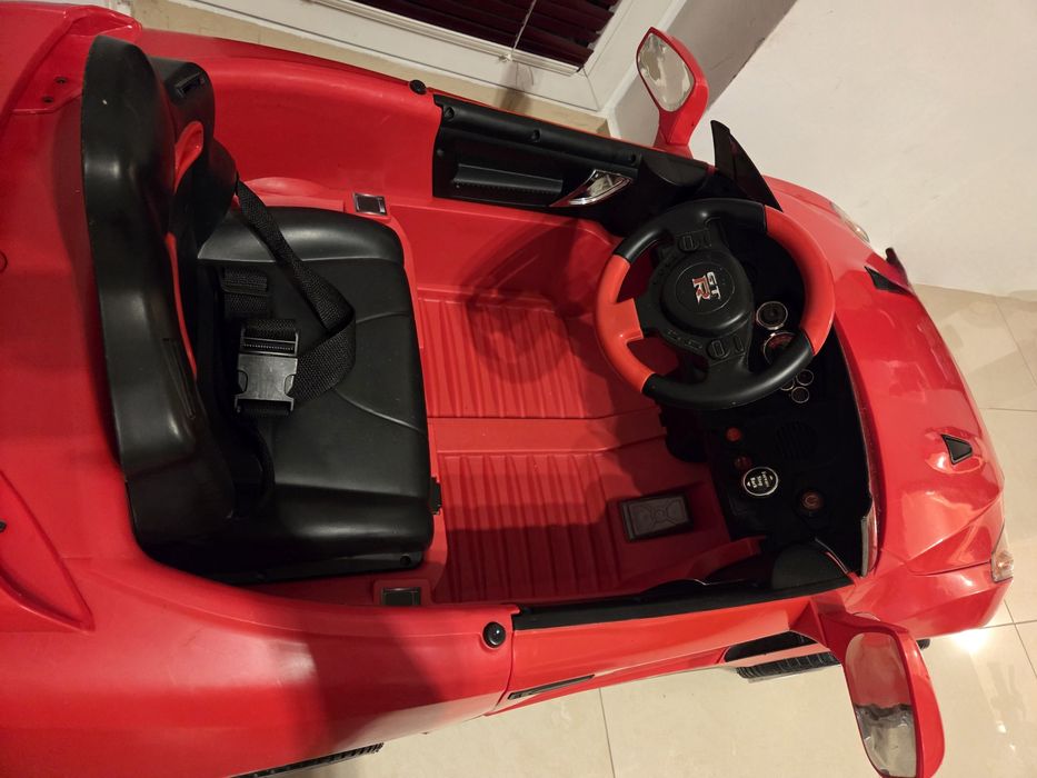 Акумулаторна кола Нисан GTR