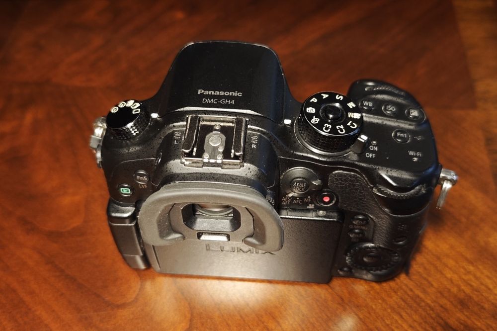 Panasonic Lumix GH4 cu 1092 cadre