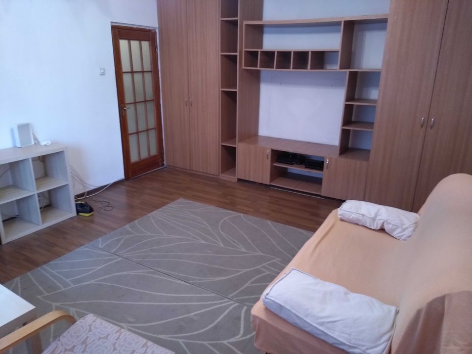 Schimb doua garsoniere deosebite pentru casa la curte sau vand