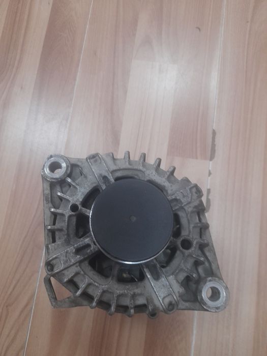 Продам генератор на киа саренто 2,4  2014г.в.