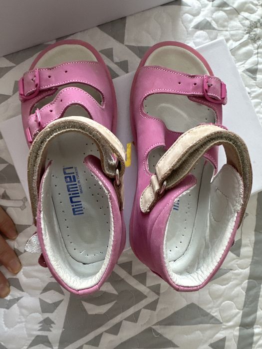 Продам кожаные босоножки