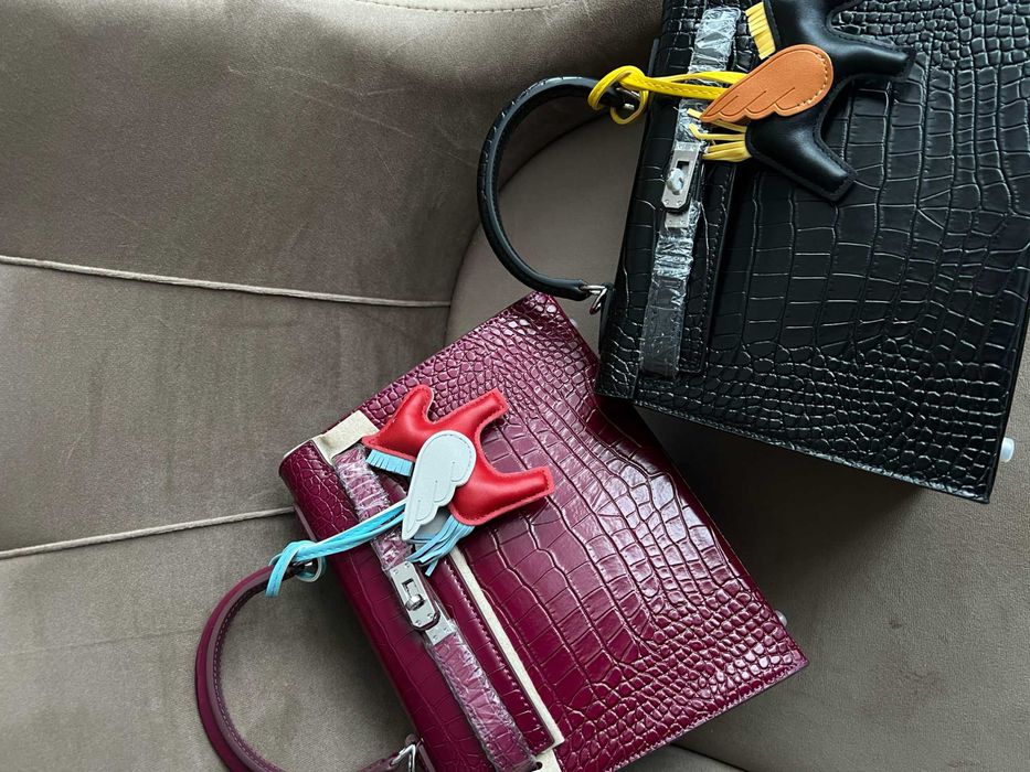 Дамска чанта – HRMS + подарък гривна