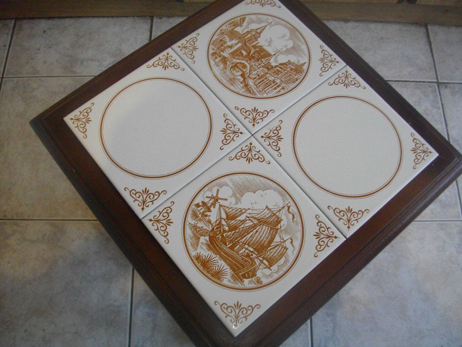 Нидерландска оригинална помощна маса с флорални елементи Дъб Керамика