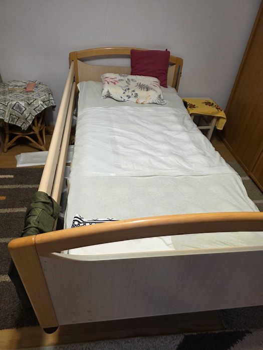 Vand pat spital medical electric, cu saltea Jysk, saltea antiescare, scaun cu rotile