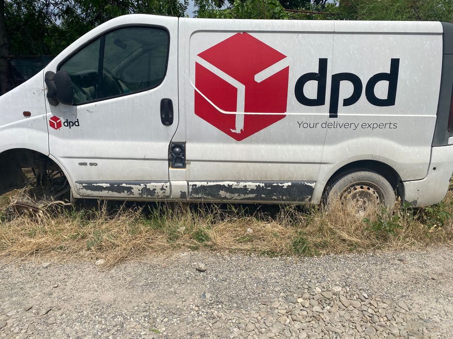 Dezmembrez opel vivaro renault trafic 1,9