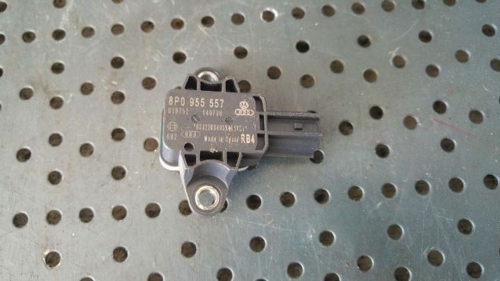 Senzor impact dreapta fata audi a4 b7 avant 8ed 8p0955557