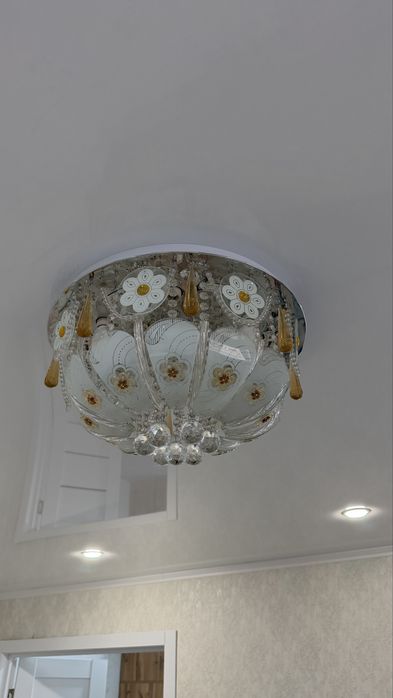 Продается люстра