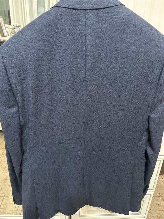 Продам мужской костюм