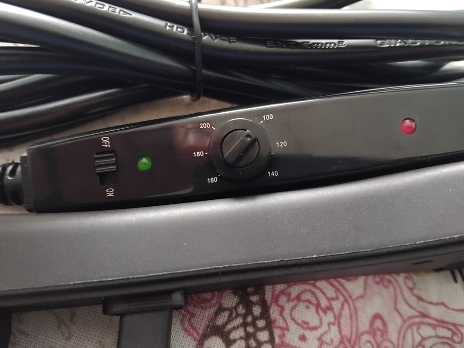 Преса за коса със керамични поставки!