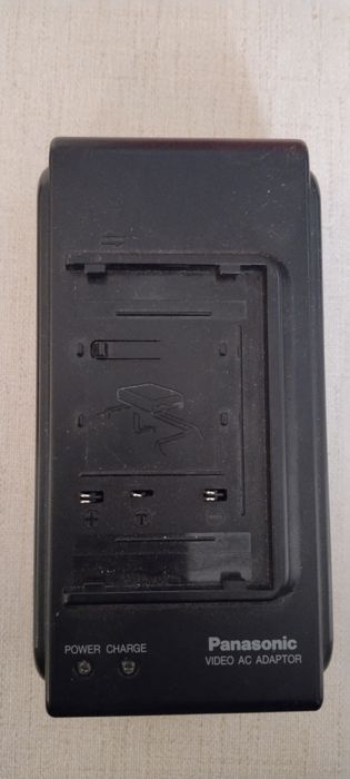 Продается зарядка для видеокамеры Panasonic