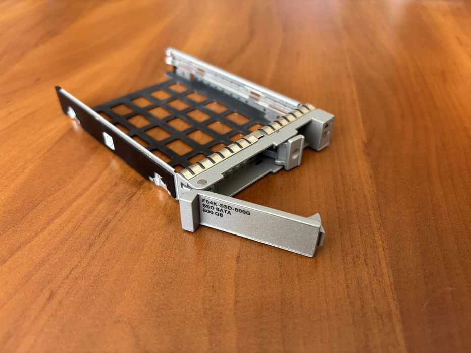9x Cisco 2.5" SFF Caddy FS4K-SSD-800G