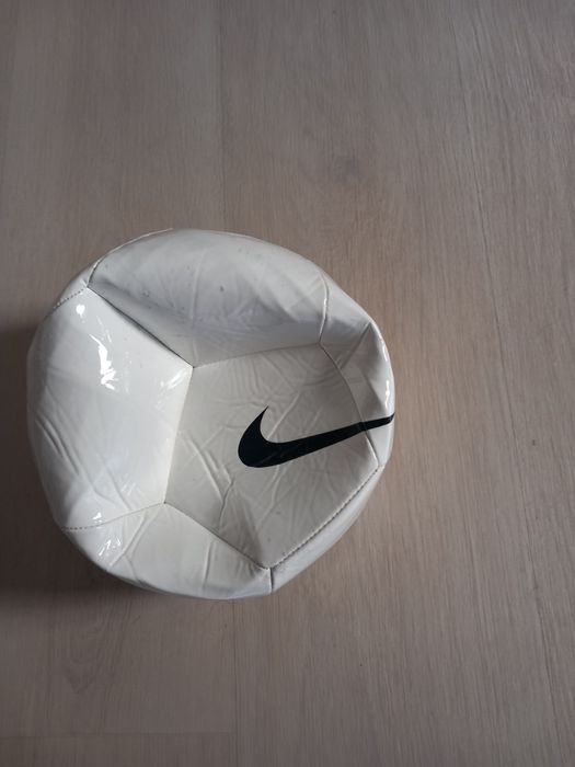 Minge Nike dezumflata
