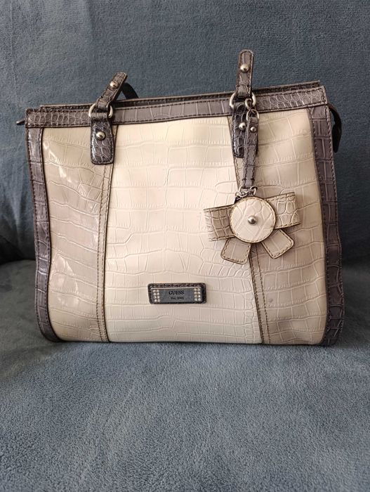 Дамска чанта Guess