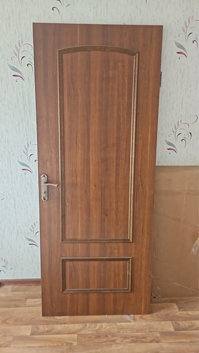 Дверь входная, можно на дачу.