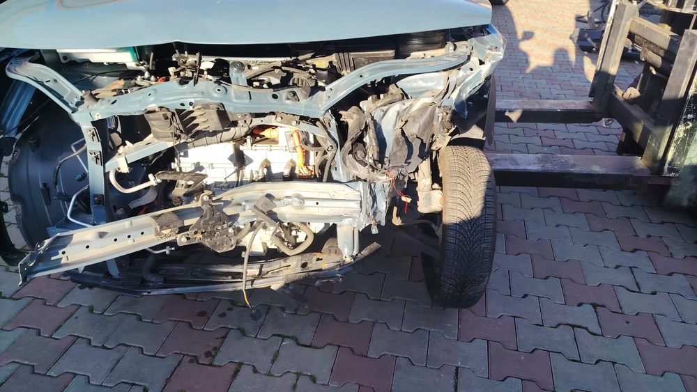 Vând Dacia Spring avariat an 2024 8000 km