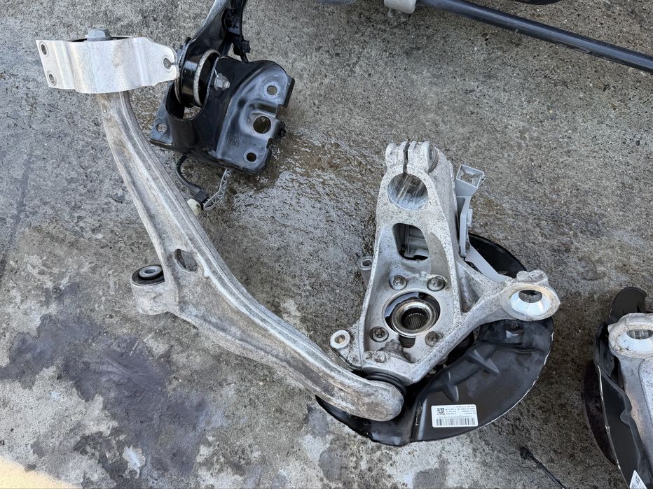 Fuzete, Fuzeta stanga fata / Fuzeta dreapta fata Mercedes A W177, B W247, CLA W118, GLA GLB EQA EQB 2019-2025