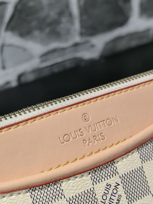 Luis Viton чанта тип плик